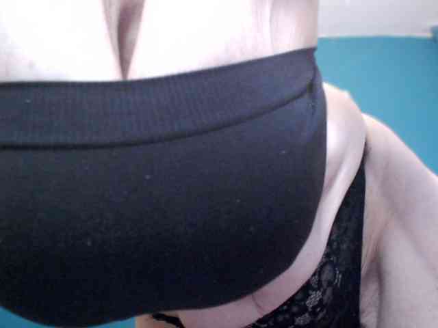 NADINNNE webcam