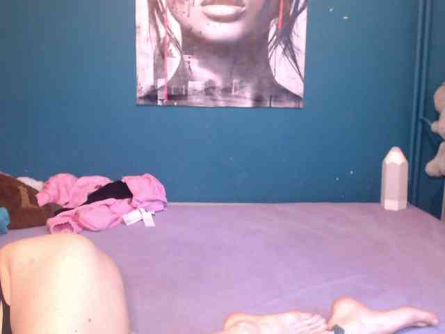 NADINNNE webcam