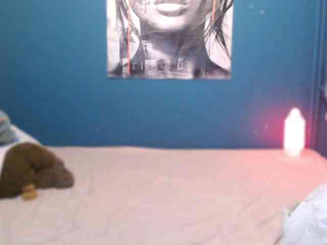 NADINNNE webcam