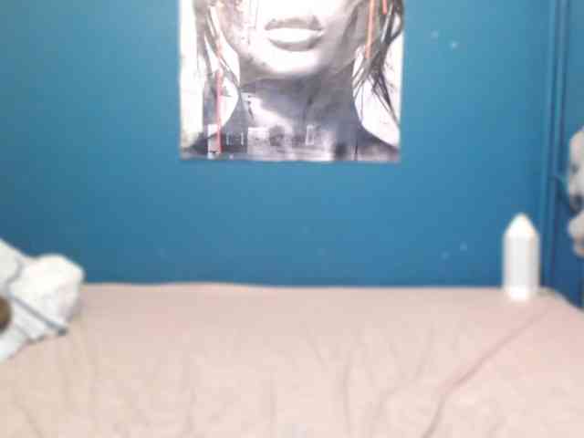 NADINNNE webcam