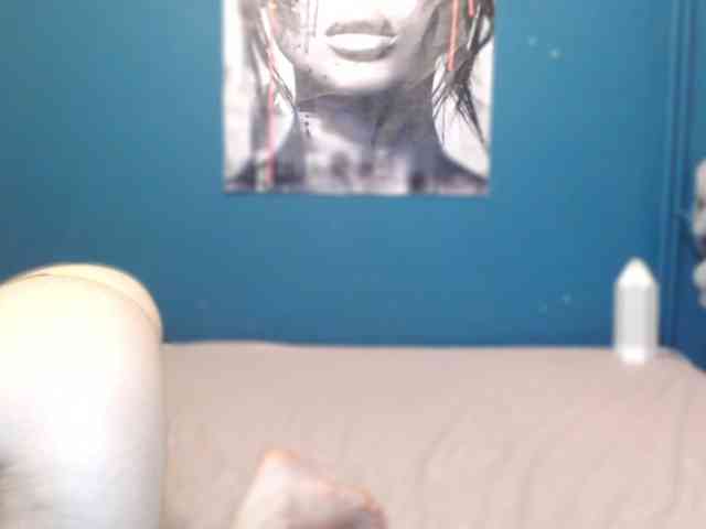 NADINNNE webcam