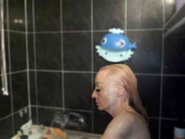 NADINNNE webcam