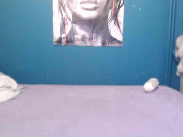 NADINNNE webcam
