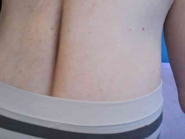 NADINNNE webcam