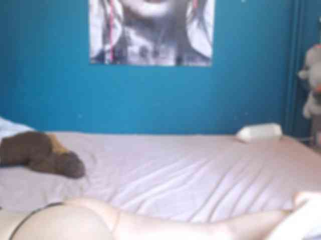 NADINNNE webcam