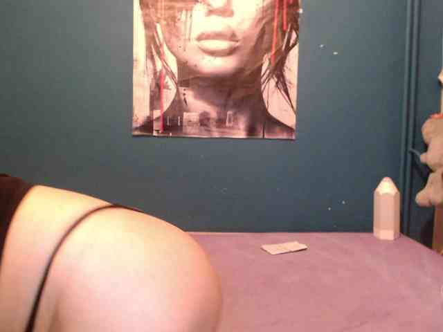 NADINNNE webcam