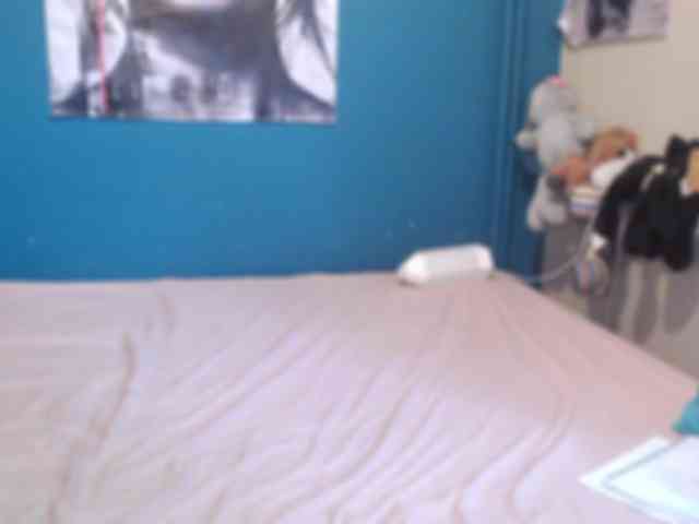 NADINNNE webcam