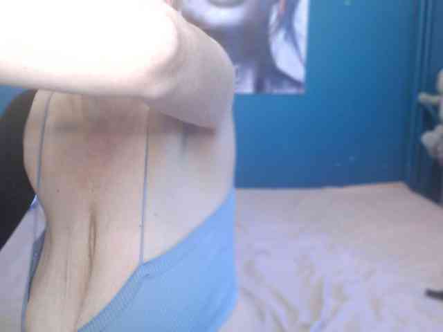 NADINNNE webcam