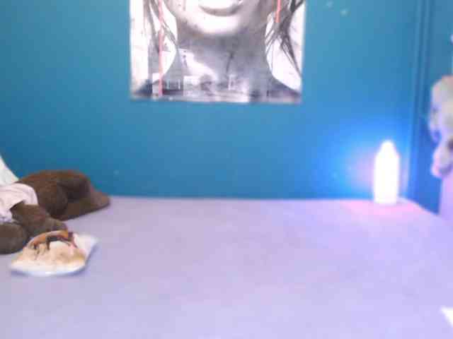 NADINNNE webcam