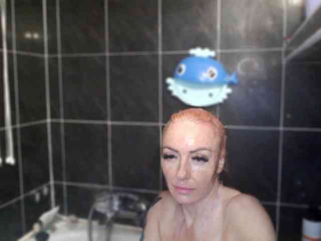 NADINNNE webcam