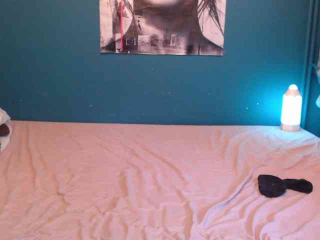 NADINNNE webcam