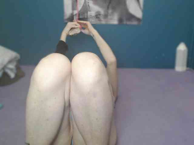 NADINNNE webcam