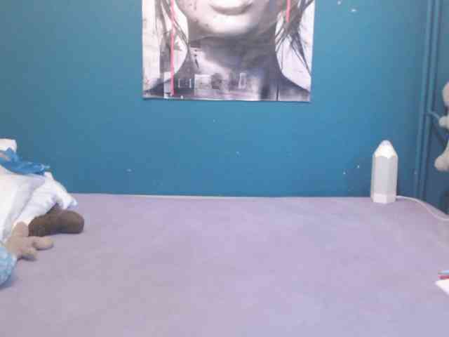 NADINNNE webcam