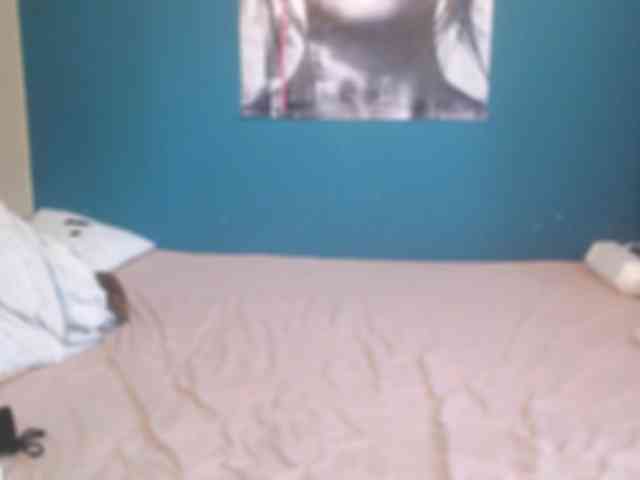 NADINNNE webcam
