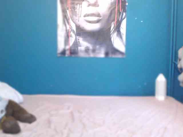 NADINNNE webcam