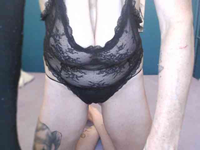 NADINNNE webcam