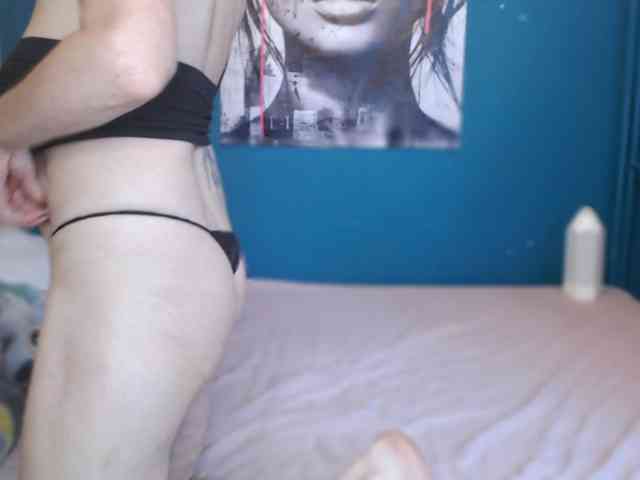 NADINNNE webcam