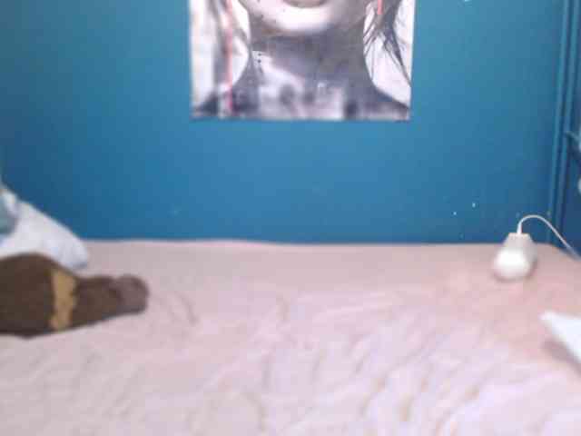 NADINNNE webcam