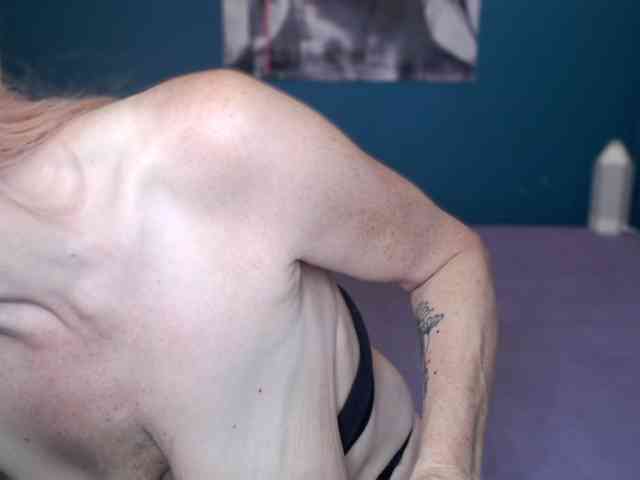 NADINNNE webcam