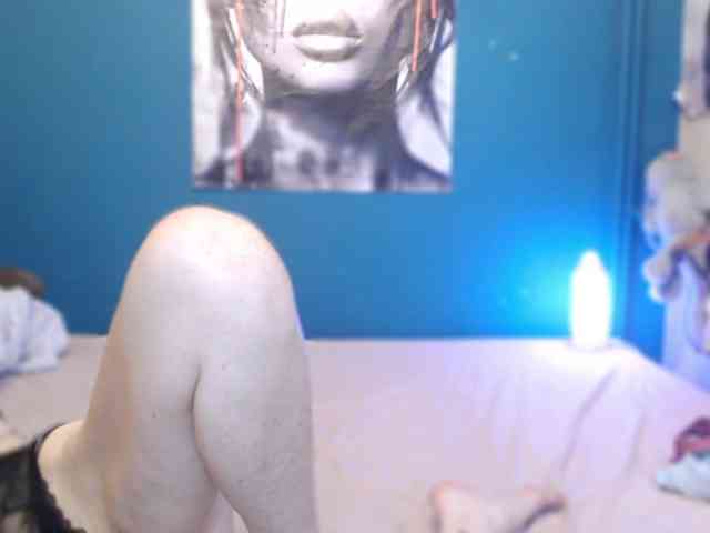NADINNNE webcam