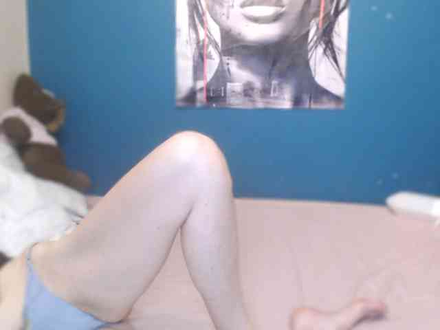 NADINNNE webcam