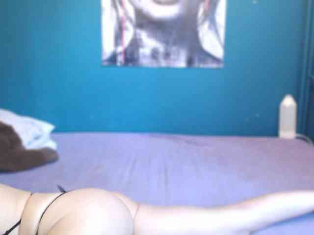 NADINNNE webcam