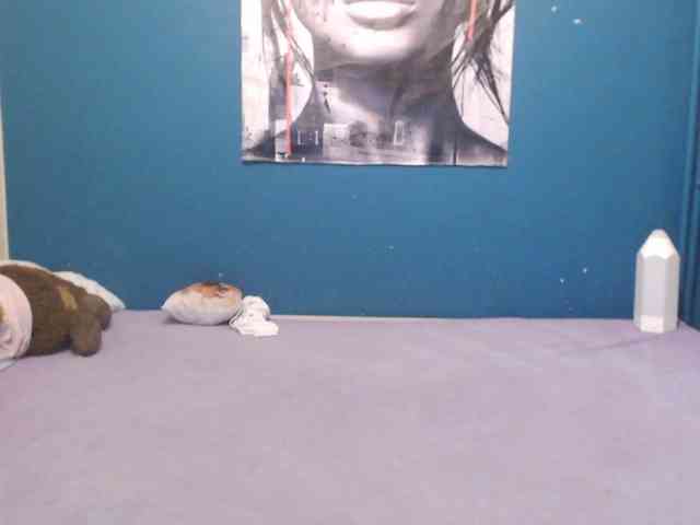 NADINNNE webcam