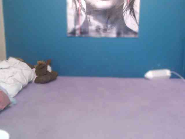 NADINNNE webcam