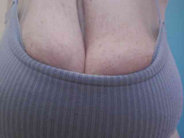 NADINNNE webcam