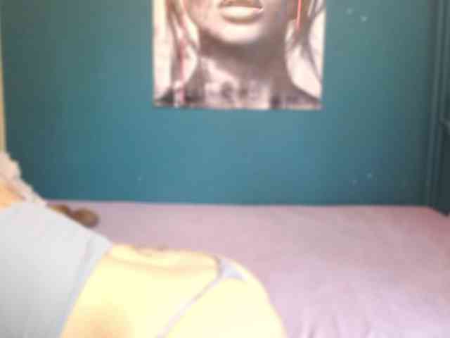 NADINNNE webcam