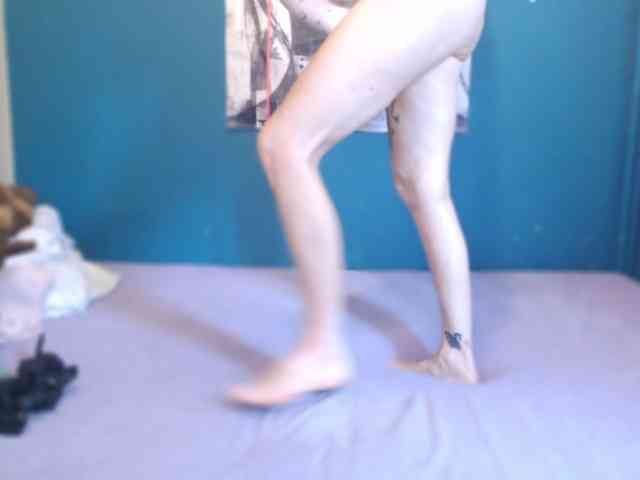 NADINNNE webcam