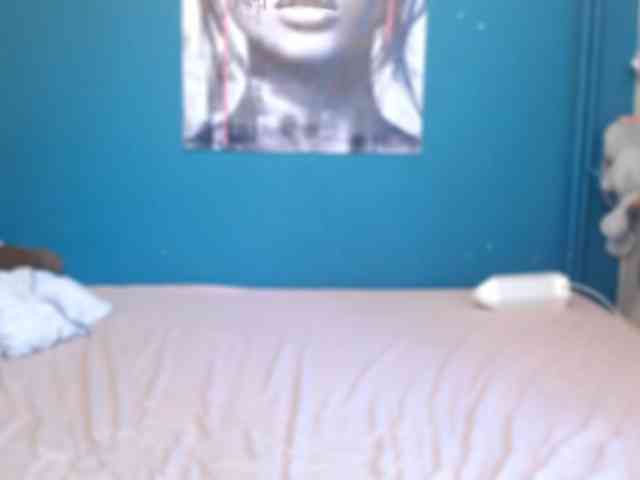 NADINNNE webcam