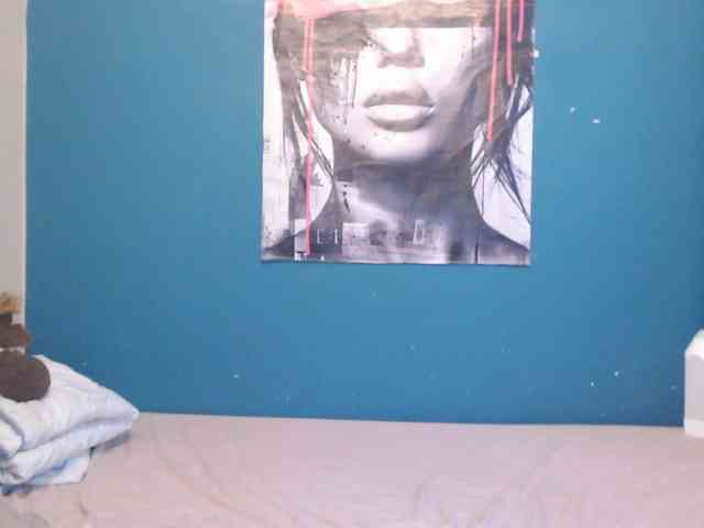 NADINNNE webcam