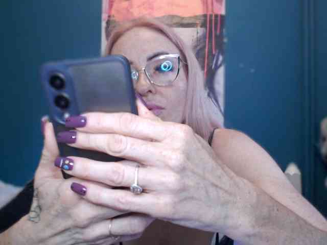 NADINNNE webcam