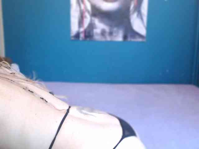 NADINNNE webcam