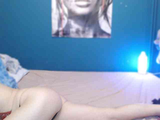 NADINNNE webcam