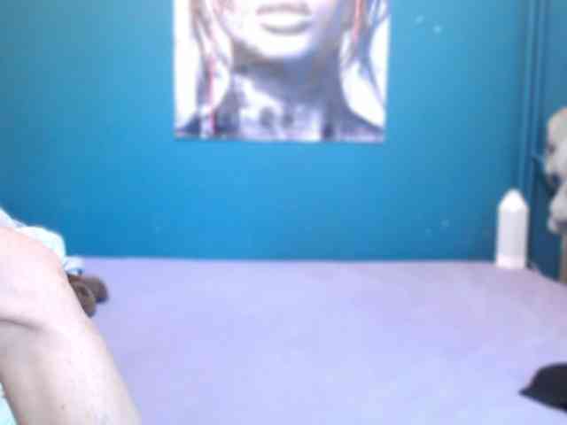 NADINNNE webcam