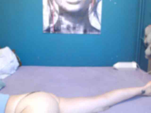 NADINNNE webcam