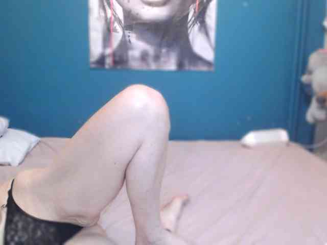 NADINNNE webcam