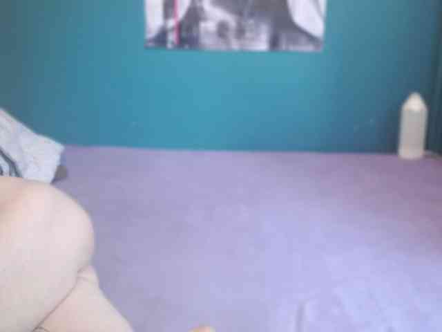 NADINNNE webcam