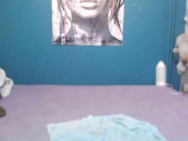 NADINNNE webcam