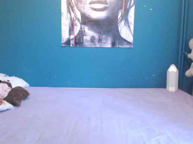 NADINNNE webcam