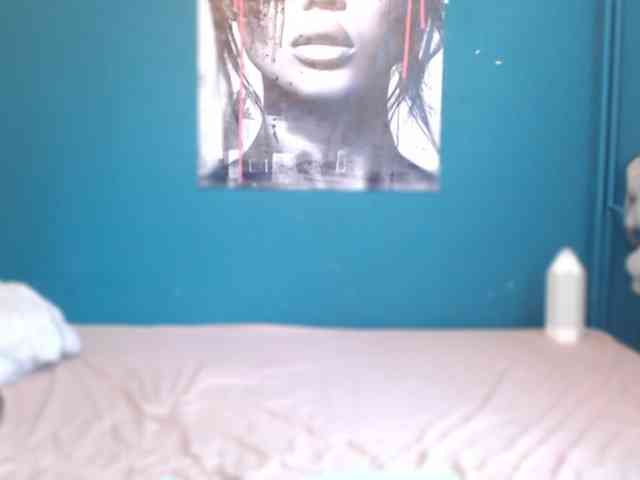 NADINNNE webcam