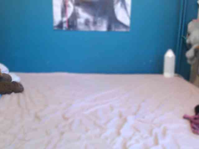 NADINNNE webcam