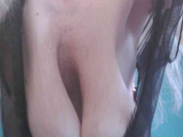 NADINNNE webcam