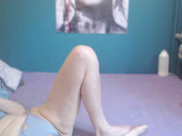 NADINNNE webcam