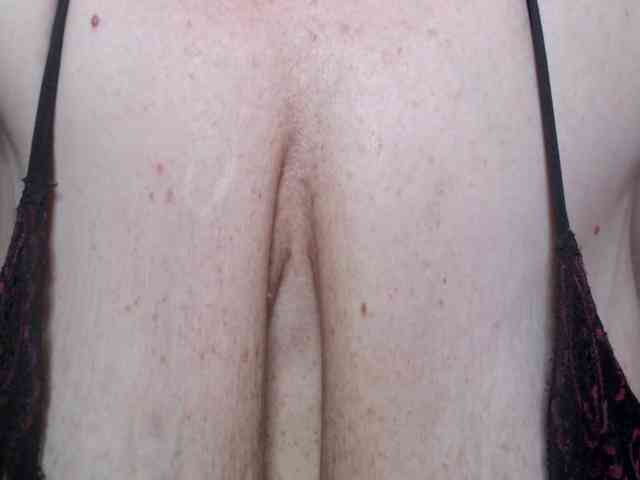 NADINNNE webcam
