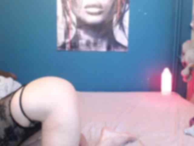 NADINNNE webcam