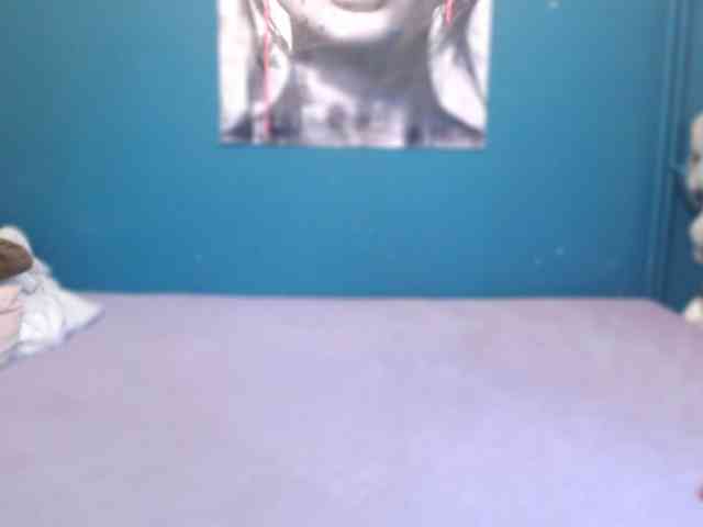 NADINNNE webcam