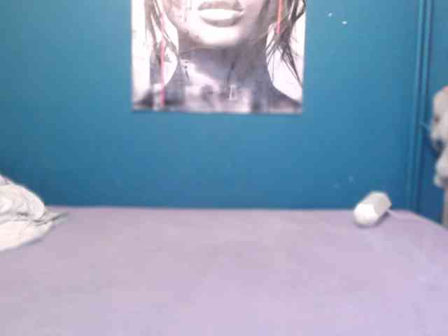 NADINNNE webcam